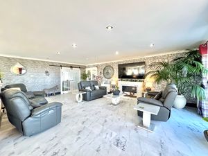 Photo 21- click for photo gallery